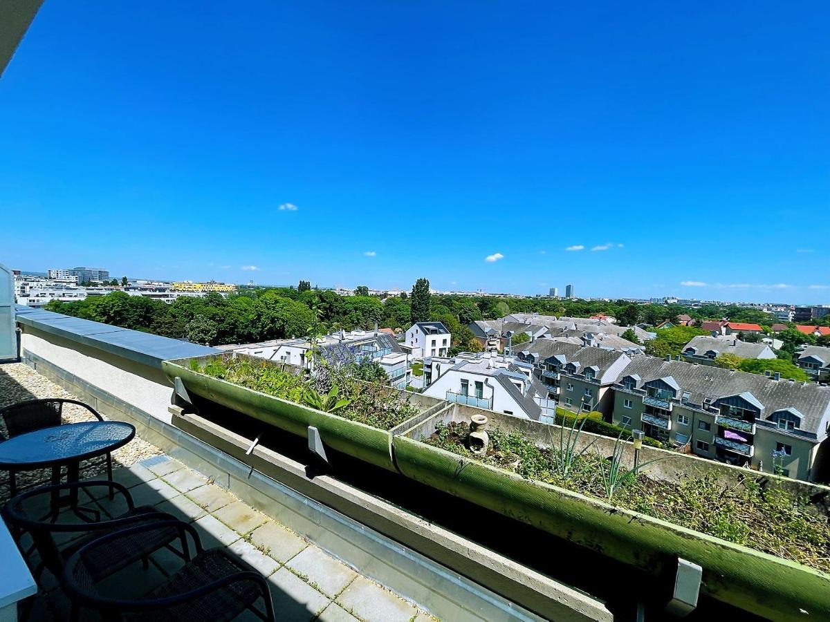 Schone Wohnung Mit Dachterrasse Vienna Luaran gambar